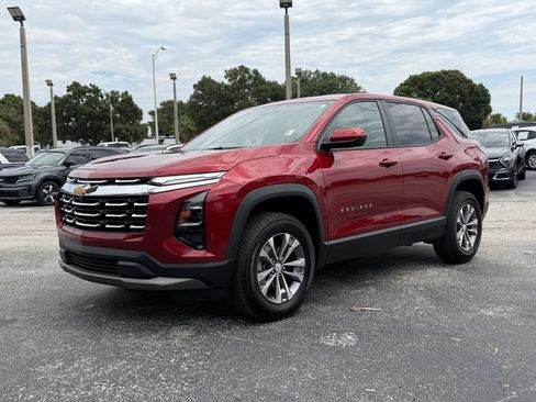 Used 2026 Chevrolet Equinox LT FWD image 8