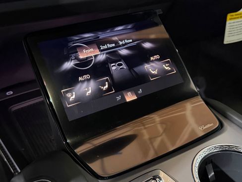 New 2026 Cadillac Vistiq Luxury AWD/4WD image 32
