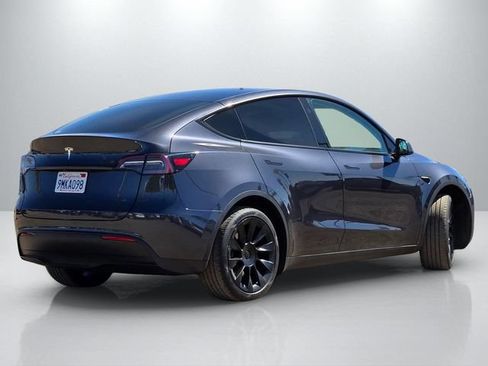 Used 2024 Tesla Model Y 2WD image 4