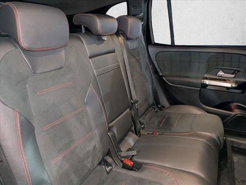 Used 2020 Mercedes-Benz GLB 250 image 18