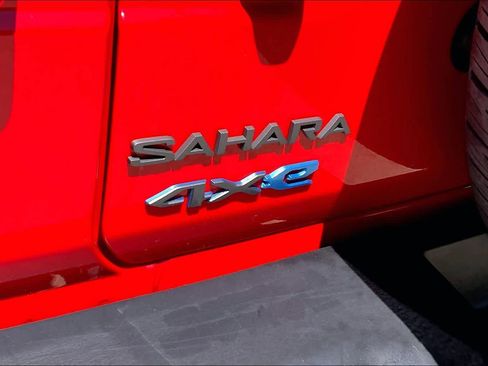 Certified 2025 Jeep Wrangler Unlimited Sahara w/ Safety Group AWD/4WD image 29