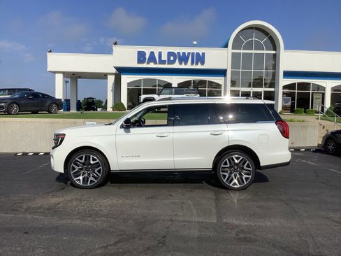 New 2026 Ford Expedition Platinum w/ Platinum Ultimate Package AWD/4WD image 4