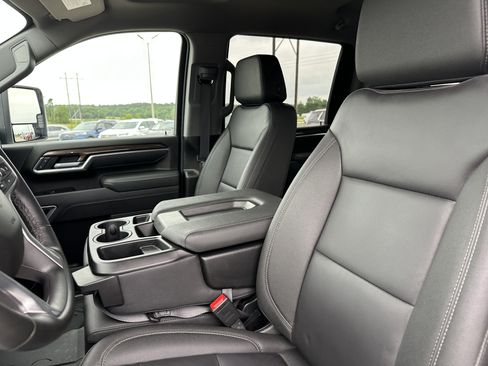 Used 2026 Chevrolet Silverado 3500 LT AWD/4WD image 17