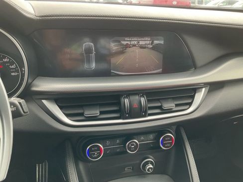 Used 2022 Alfa Romeo Stelvio Veloce image 20