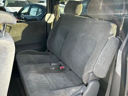 Used 2005 Kia Sedona LX image 5