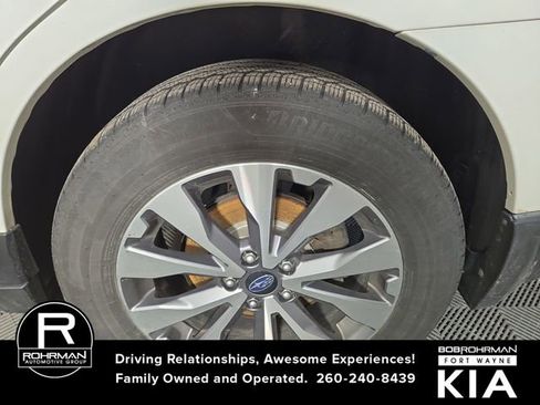 Used 2017 Subaru Outback 3.6R Touring w/ Popular Package #5A image 12