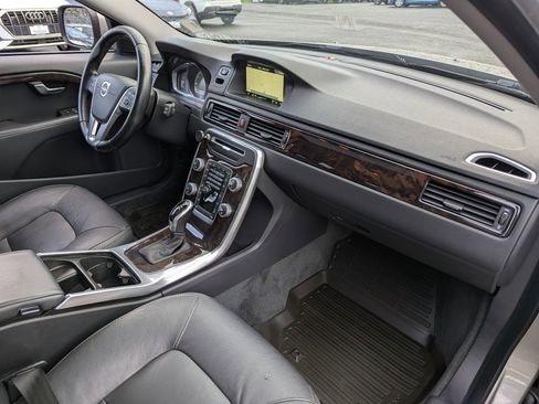 Used 2016 Volvo XC70 T5 Premier w/ Proximity Package image 35