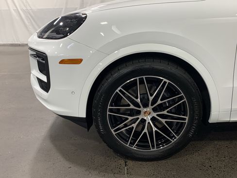 New 2026 Porsche Cayenne image 34