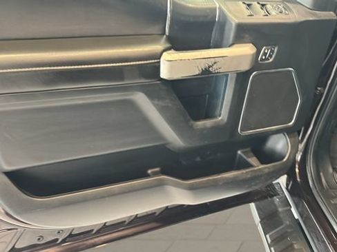 Used 2019 Ford F150 Lariat w/ Equipment Group 502A Luxury AWD/4WD image 10