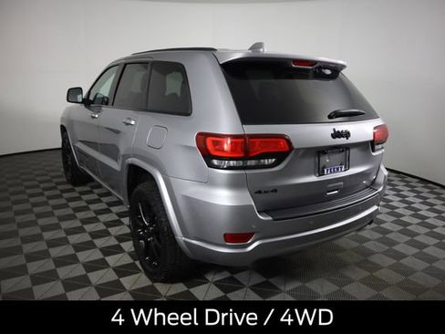 Used 2019 Jeep Grand Cherokee Laredo AWD/4WD image 6