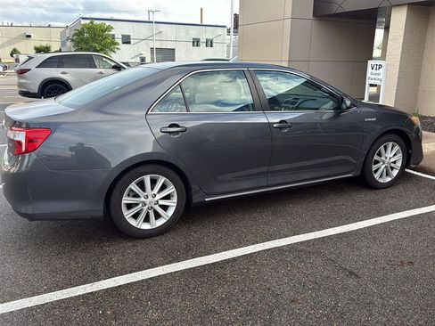Used 2012 Toyota Camry XLE w/ Convenience Pkg FWD image 11