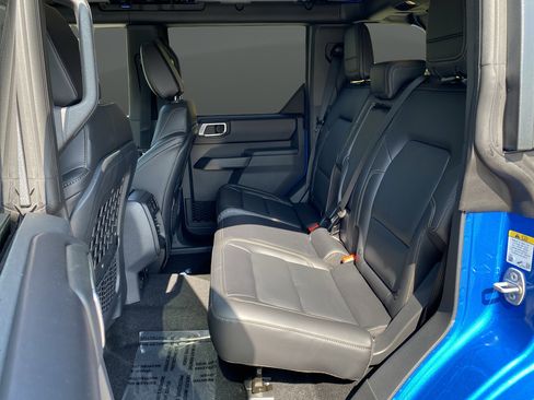 New 2025 Ford Bronco Badlands w/ Sasquatch Package AWD/4WD image 39
