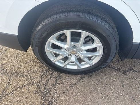 Used 2023 Chevrolet Equinox LT image 43