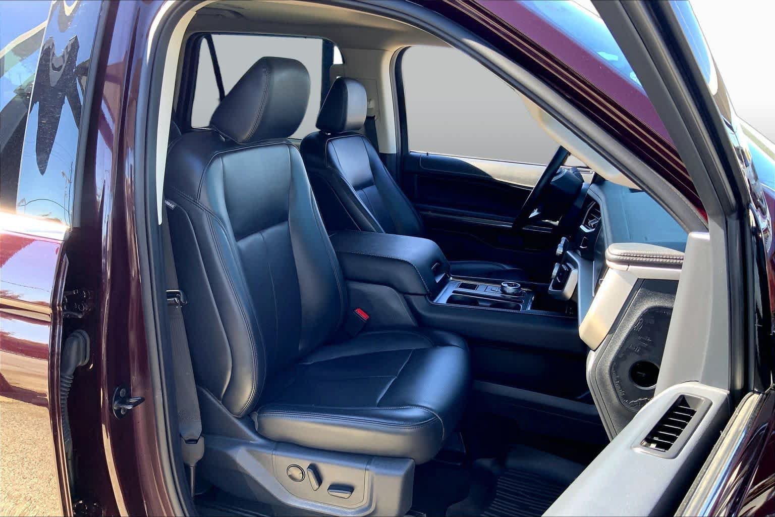 Used 2024 Ford Expedition XLT RWD image 9