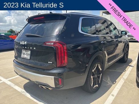 Used 2023 Kia Telluride S AWD/4WD image 2