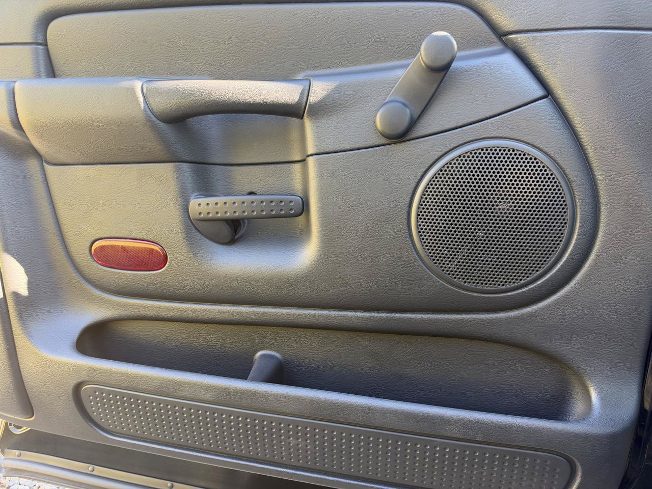 Used 2004 Dodge Ram 1500 Truck ST w/ ST Value Group RWD image 29