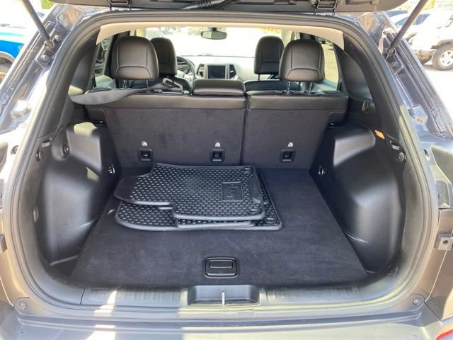 Used 2020 Jeep Cherokee Trailhawk w/ Cold Weather Group AWD/4WD image 25