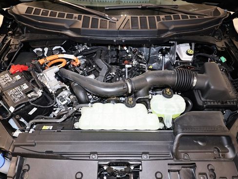 New 2025 Ford F150 Lariat w/ Equipment Group 502A High image 40