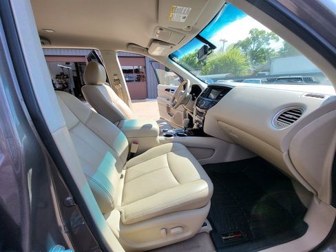 Used 2014 Nissan Pathfinder SL w/ Cargo Package AWD/4WD image 11