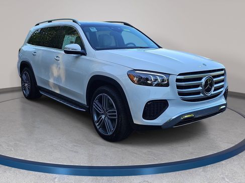 New 2026 Mercedes-Benz GLS 450 4MATIC image 3