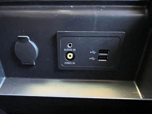 Used 2017 Nissan Pathfinder SV w/ Trailer Tow Package image 25