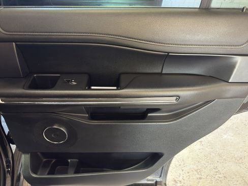 Used 2021 Ford Expedition XLT AWD/4WD image 24