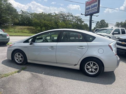 Used 2011 Toyota Prius Three w/ Solar Roof Pkg FWD image 12
