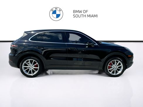 Used 2022 Porsche Cayenne AWD/4WD image 8