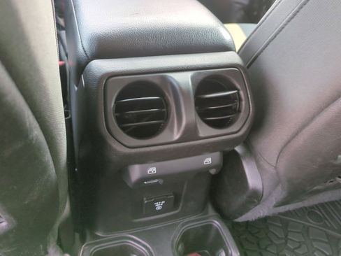 Used 2020 Jeep Gladiator Rubicon image 21