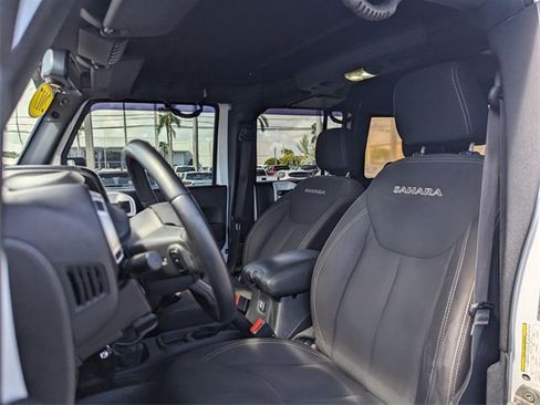 Used 2017 Jeep Wrangler Unlimited Sahara w/ Connectivity Group image 5
