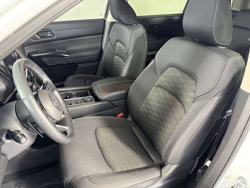 Certified 2023 Nissan Pathfinder SV image 22