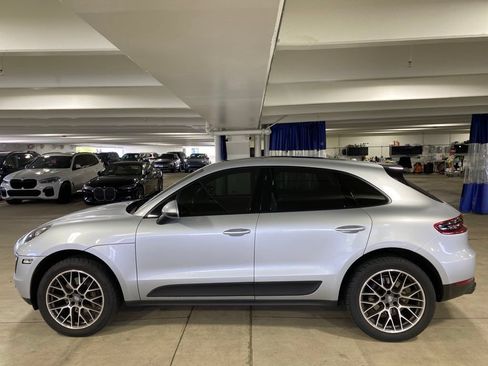 Used 2017 Porsche Macan AWD/4WD image 2