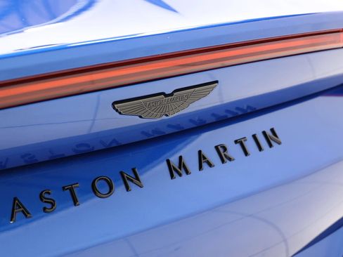 Used 2023 Aston Martin V8 Vantage Roadster RWD image 51