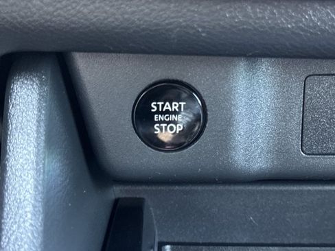 Used 2024 Nissan Rogue SV FWD image 23