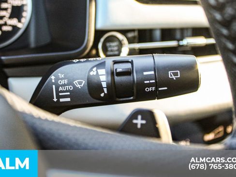 Used 2025 Mitsubishi Outlander SE image 32