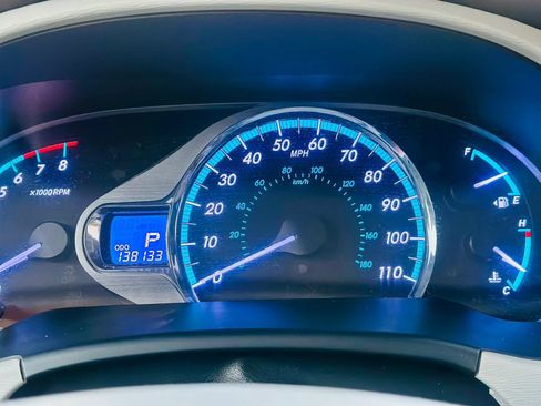 Used 2014 Toyota Sienna XLE w/ XLE Premium Package FWD image 20