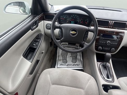 Used 2016 Chevrolet Impala LT image 13
