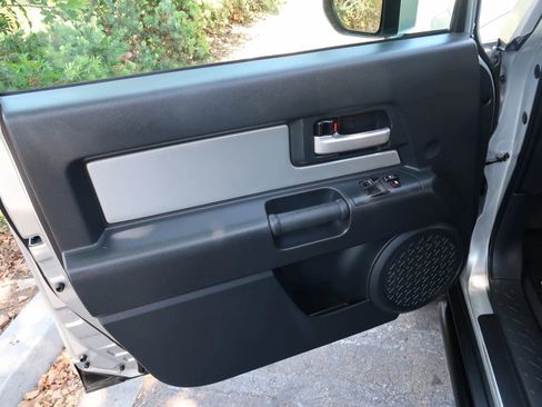 Used 2007 Toyota FJ Cruiser 4WD image 31