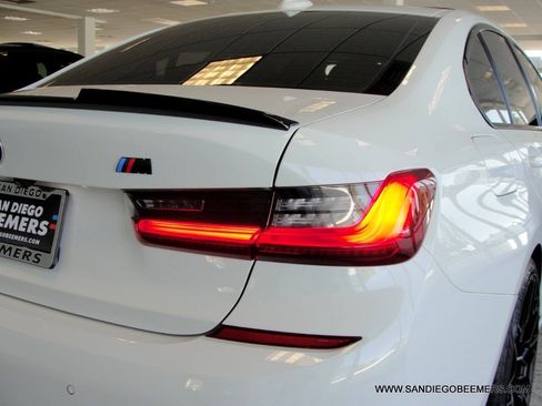 Used 2022 BMW 330i Sedan w/ M Sport Package RWD image 12