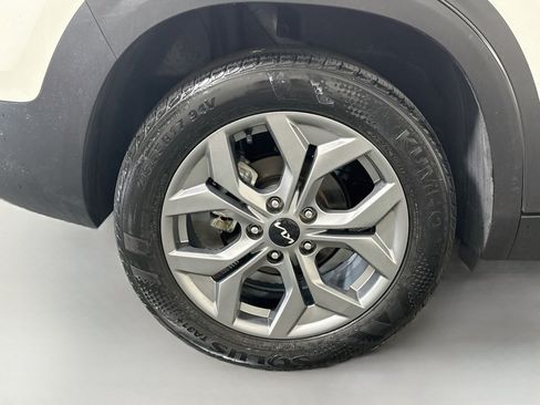 Used 2024 Kia Seltos S FWD image 33