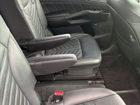 Used 2024 Kia Sorento SX Prestige image 11