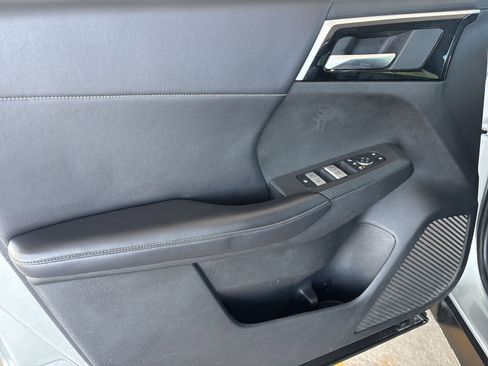 Used 2023 Mitsubishi Outlander SE image 9
