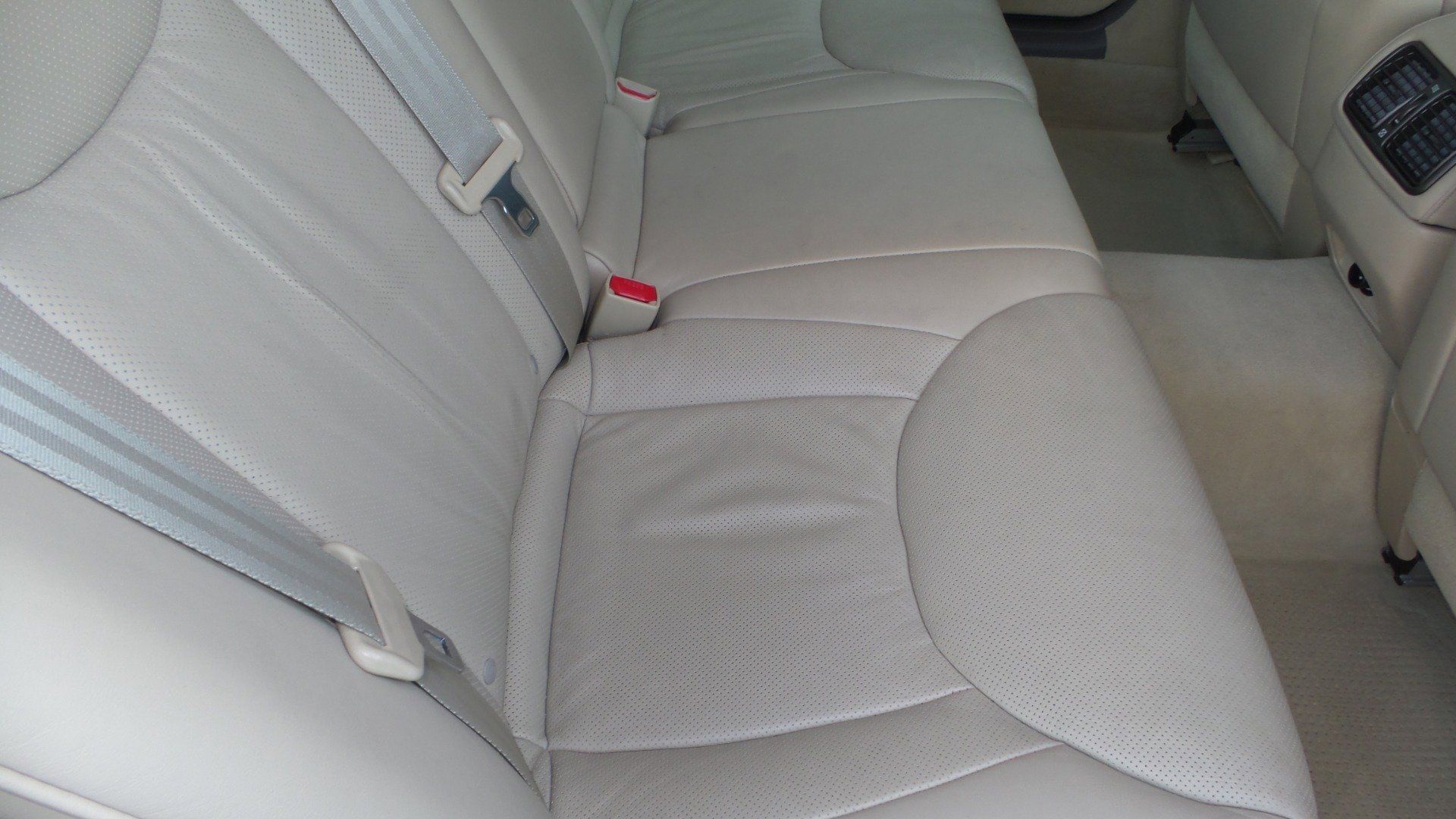 Used 2004 Lexus LS 430 RWD image 90