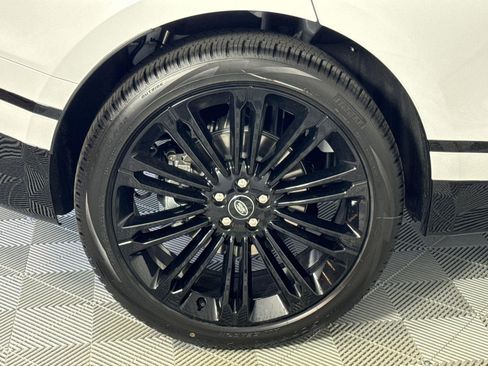 Certified 2025 Land Rover Range Rover Velar Dynamic HSE image 38