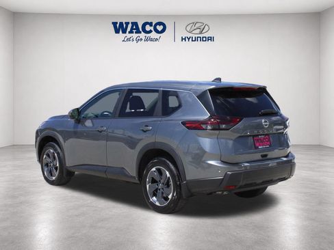 Used 2025 Nissan Rogue SV FWD image 5