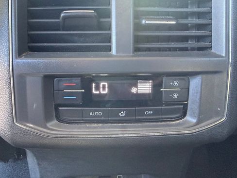 Used 2019 Volkswagen Atlas SE image 25