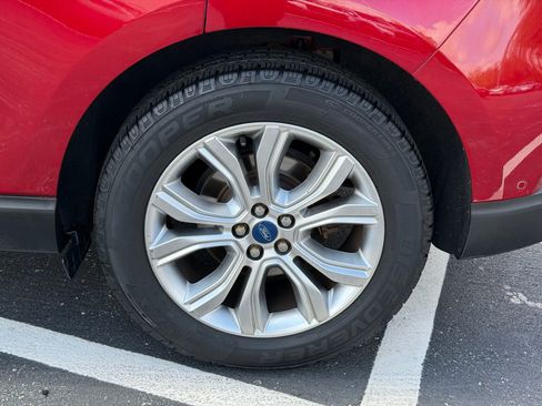 Used 2019 Ford Edge Titanium w/ Equipment Group 301A AWD/4WD image 33