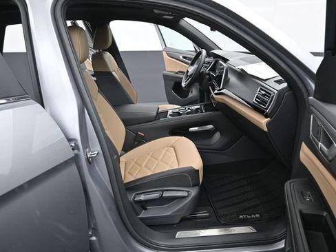 New 2026 Volkswagen Atlas Cross Sport SE AWD/4WD image 14