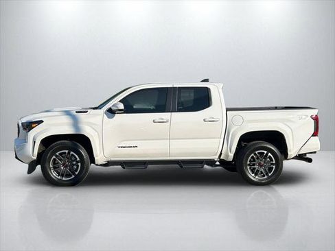 Certified 2025 Toyota Tacoma TRD Sport AWD/4WD image 8