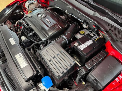 Used 2018 Volkswagen GTI Autobahn FWD image 38